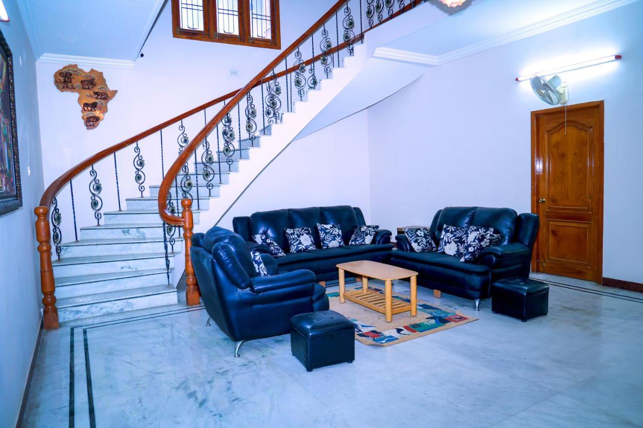 טירופאטי Divine Luxury Villa מראה חיצוני תמונה
